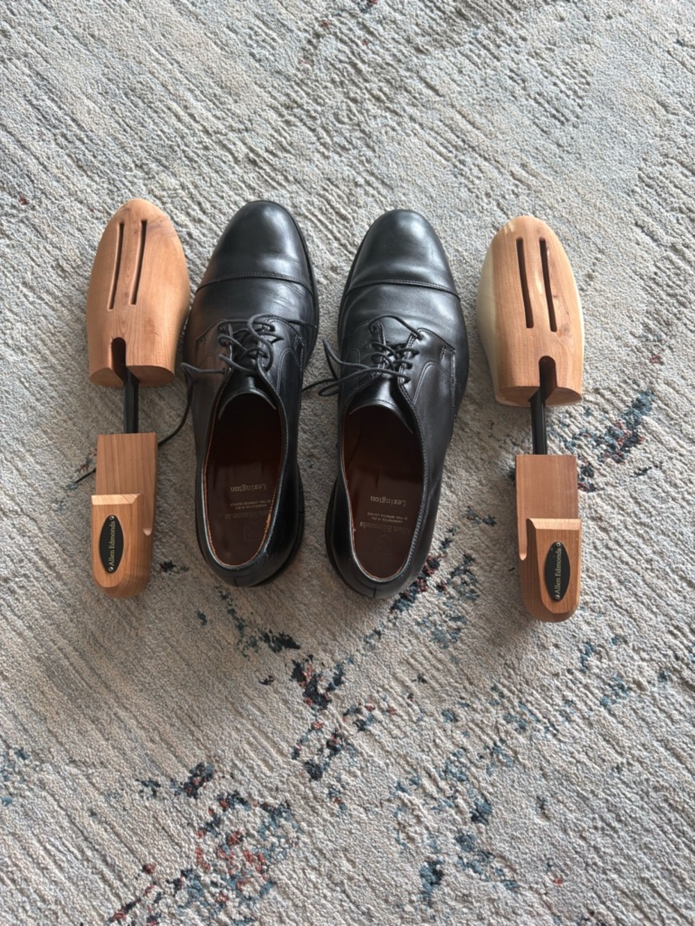 Men's Black Leather Derby Dress Shoes - Classic Lace-Up Style